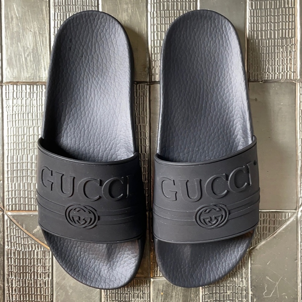 Gucci Logo Rubber Slide Sandal 39 (US W9)